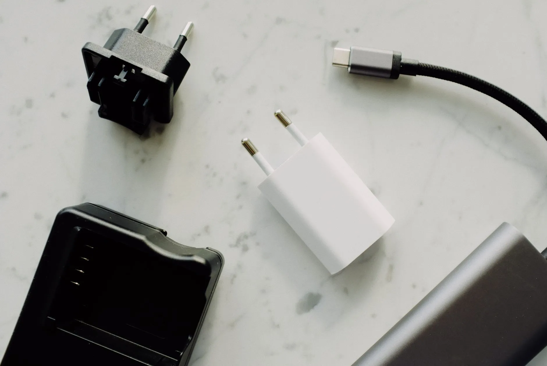 智能手机充电器与无线充电器技术路线对比及选购建议正文配图 1